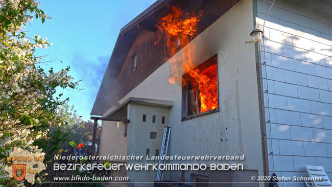 Bei Brand im Einfamilienhaus detoniert auch Munition!